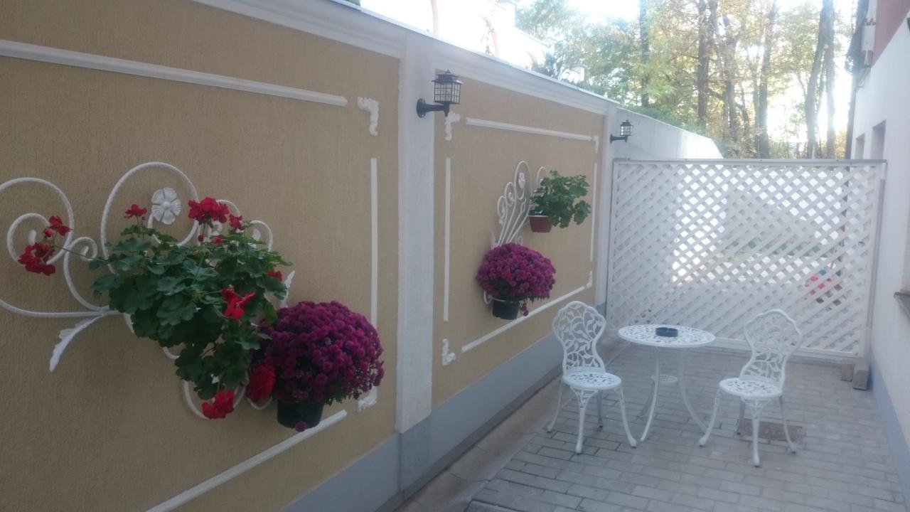 Carla'S Apartment, Airport & Train Station Shuttle Yaş Dış mekan fotoğraf