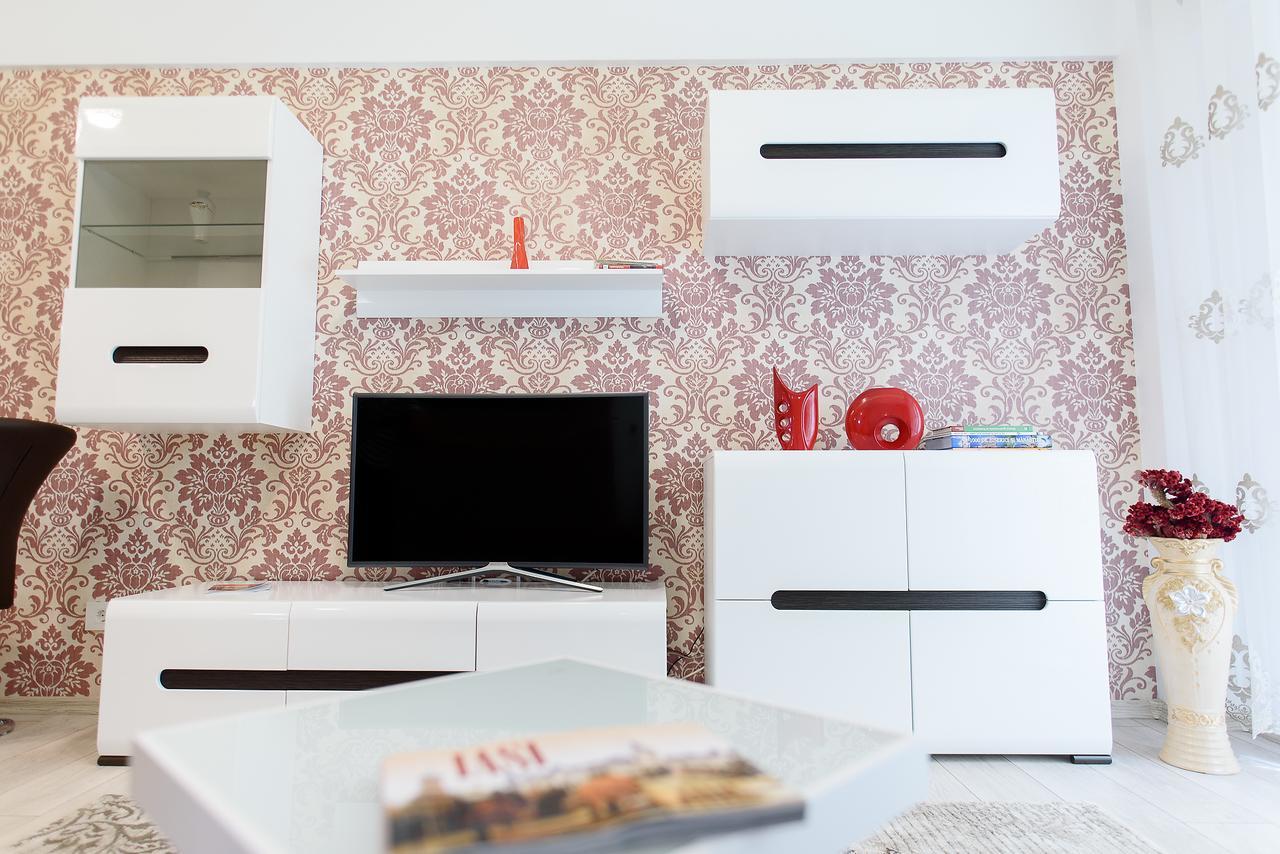 Carla'S Apartment, Airport & Train Station Shuttle Yaş Dış mekan fotoğraf